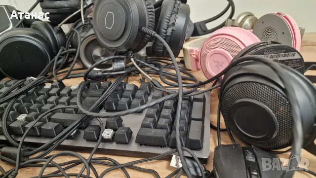 Голям лот геймърска периферия за части/ремонт – Logitech, Razer, Roccat, джойстици, слушалки, снимка 3 - Клавиатури и мишки - 55875908