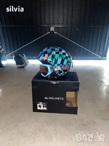 Детска каска + очила + ръкавици