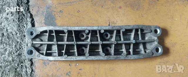 Стойка - Лапа Скоростна Кутия - Двигател  Лексус ИС200 , снимка 3 - Части - 47755820