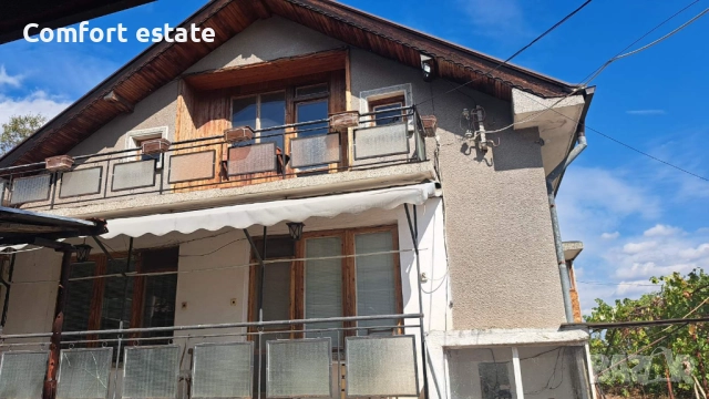 Тухлена къща в село Богомилово, снимка 2 - Къщи - 52376836