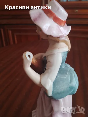 Порцеланова статуетка, старинна, бисквитен порцелан, снимка 5 - Антикварни и старинни предмети - 46635365