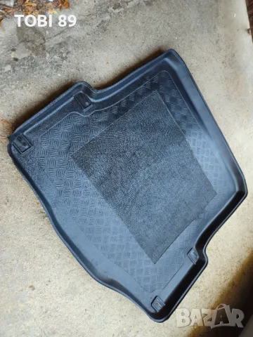 Оригинална предпазна Гумена стелка за Багажника за ШКОДА ОКТАВИЯ -Нова!, снимка 2 - Аксесоари и консумативи - 41383407