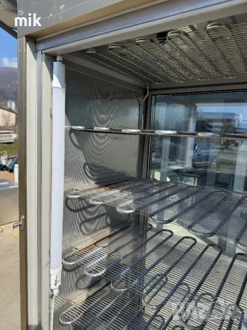 Минусова хладилна витрина с 2 стъклени страни, снимка 4 - Витрини - 53744528