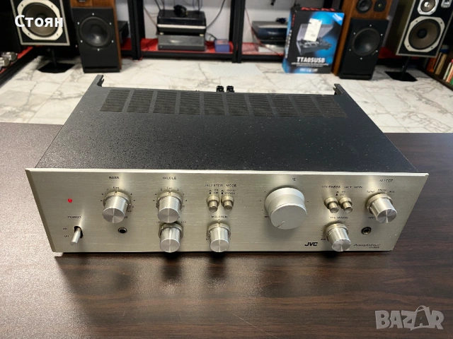 Vintage усилвател JVC