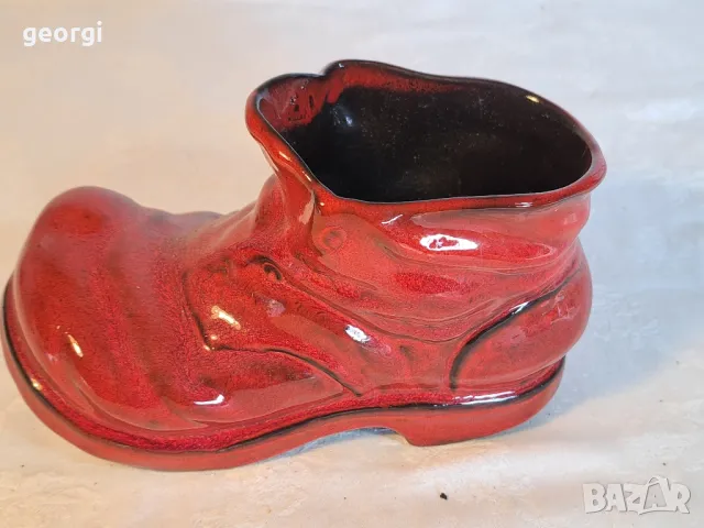 винтидж червена керамична обувка ваза моливник    4/4 , снимка 2 - Антикварни и старинни предмети - 49040247