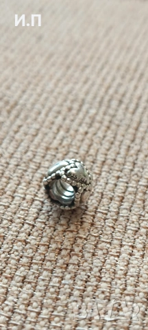 Оригинални талисмани Пандора, снимка 2 - Гривни - 53225313