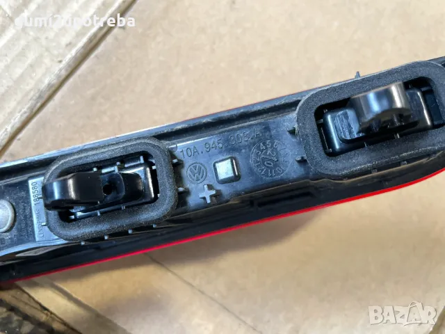 Светлоотразител Десен на Багажник 10A945308A VW ID.3 E11 pro, снимка 5 - Части - 49923861