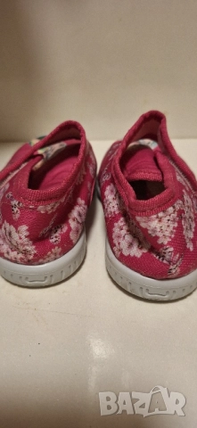 Детски пантофи,размер 23,като нови, снимка 3 - Детски пантофи - 52487700