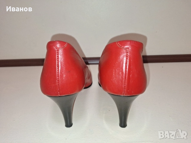 Продавам дамски кожени обувки с ток, снимка 2 - Дамски елегантни обувки - 51612117