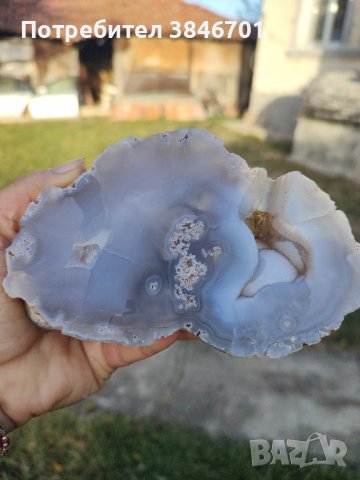 красива голяма ахатова геода