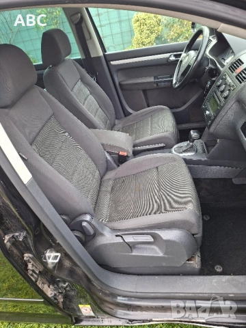 На части Vw Touran 2.0 TDI - DSG, снимка 14 - Автомобили и джипове - 49292360