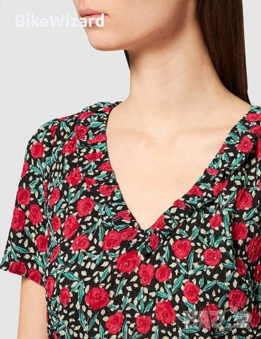 Naf Naf Italy дамска тениска Размер S НОВА, снимка 3 - Тениски - 38630963