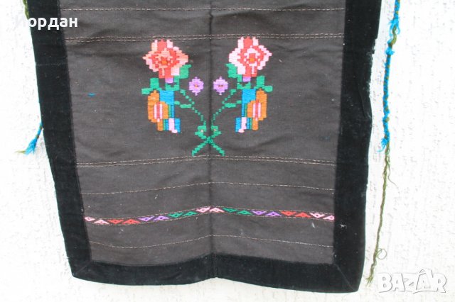 Нова вълнена бродирана престилка, снимка 5 - Антикварни и старинни предмети - 40157617