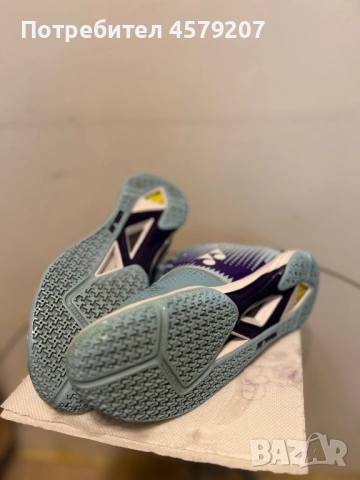 Професионални спортни обувки Yonex, снимка 8 - Дамски ежедневни обувки - 53213077