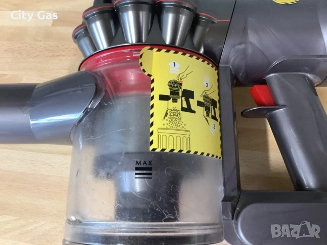 Вертикална прахосмукачка Dyson V7 animal, снимка 9 - Прахосмукачки - 53423179