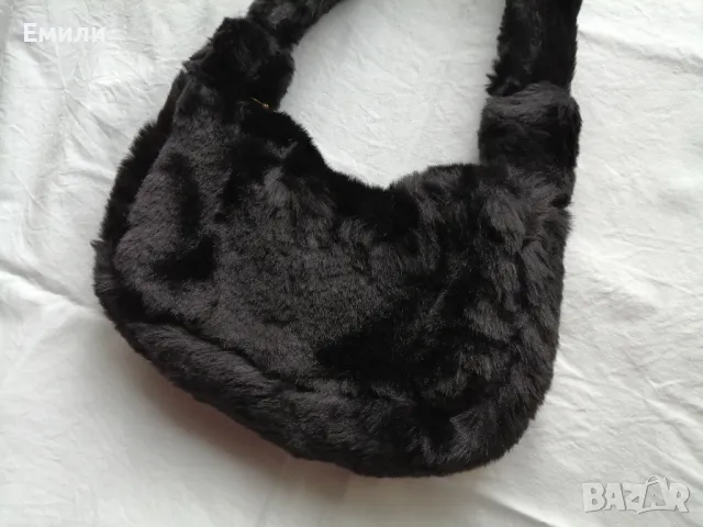 Дамска пухкава малка чантичка в черен цвят, снимка 8 - Чанти - 48416625