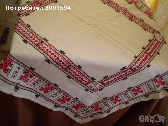 Ръчно бродирано каре -покривка Българска бродерия