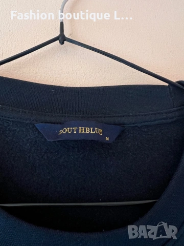 Тъмно синя памучна блуза с дълъг ръкав и релефна щампа отпред М размер 💙, снимка 3 - Блузи с дълъг ръкав и пуловери - 53771216