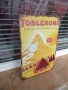 Метална табела храна Шоколад десерт Toblerone Швейцария Тоблерон бар вкусен сладък ядки нуга марка, снимка 2