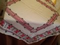 Ръчно бродирано каре -покривка Българска бродерия, снимка 1