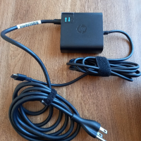 HP 65W USB-C захранване за лап топ, снимка 1 - Захранвания и кутии - 44807364