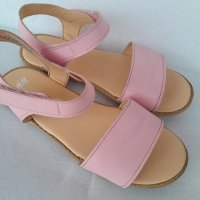Розови сандали H&M, 32 номер , снимка 1 - Детски сандали и чехли - 41957664