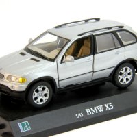 BMW X5 2000 - мащаб 1:43 на Cararama с отваряеми врати моделът е нов в кутийка, снимка 1 - Колекции - 42154869