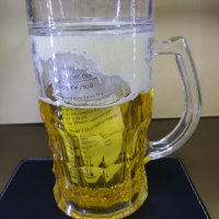 Халба чаша средна тумбеста - изглежда винаги пълна , замръзва в камерата и се пие ледена бира, снимка 1 - Декорация за дома - 41144843
