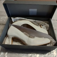 Дамски бели кожени обувки Salamander, размер UK 5,5, снимка 5 - Дамски обувки на ток - 42625744