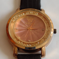 Марков дамски часовник VERSACE с кожена каишка много красив - 21753, снимка 6 - Дамски - 36192017