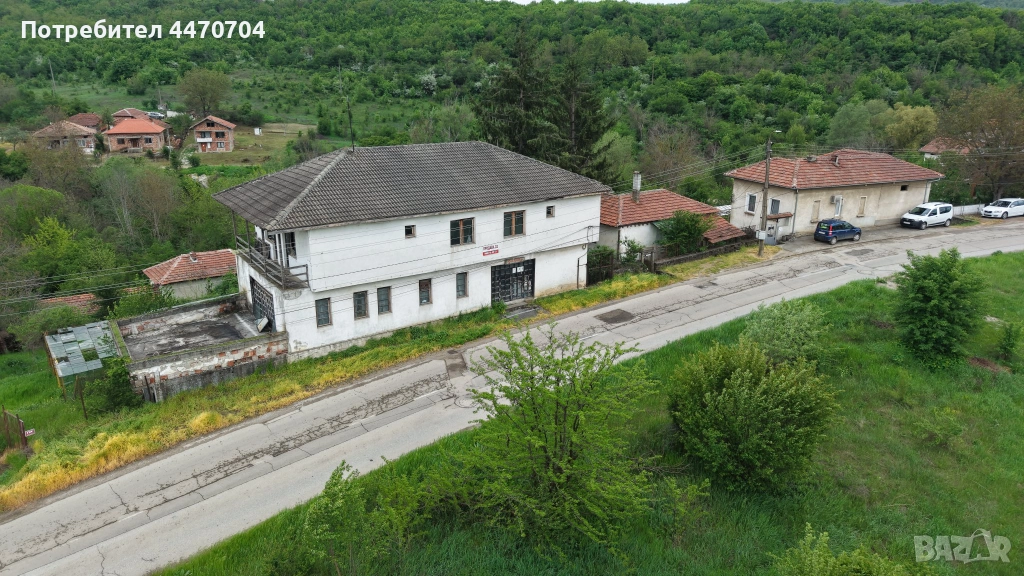 Сграда в гр. Ловеч, жк. Гозница, снимка 1