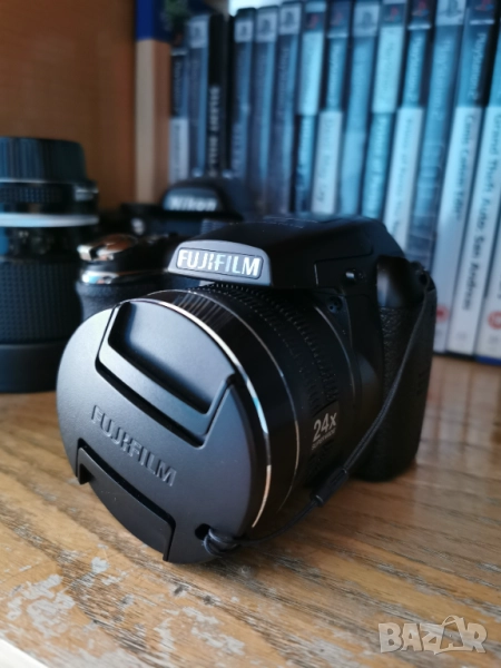 Fujifilm Finepix S4200 (х25 зуум, нова), снимка 1