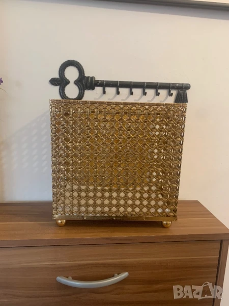 Красив метален  кош* златист цвят* за декорация*Кашпа, снимка 1