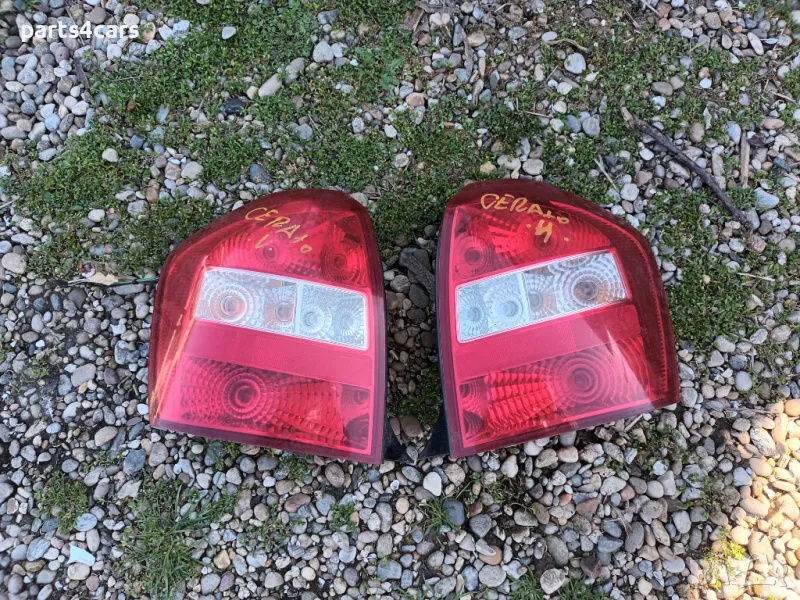 ляв и десен стоп за киа черато хечбек кия 04 - 09 KIA CERATO, снимка 1