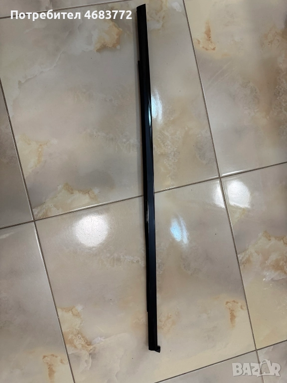 Външна лайсна на задна лява врата на Порше Макан PORSCHE MACAN 95B само за 100лв., снимка 1