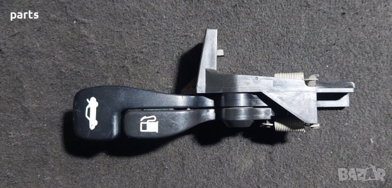 Лостчета Багажник и Врата Резервоар Лексус Ис200 - Ис300 N, снимка 1