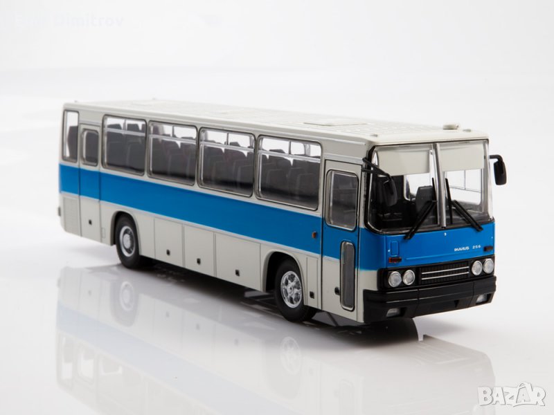 Умален модел на автобус Ikarus-256, в мащаб 1:43, снимка 1