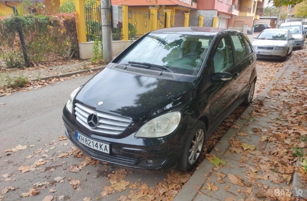 Mercedes B180 109к.с. 6 скорости всичко платено , снимка 1