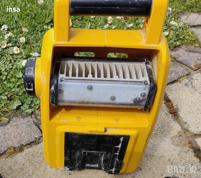 Dewalt DCL060 - Подвижно LED осветление на 20V XR батерия / работна лампа / area work light, 1500 lm, снимка 1