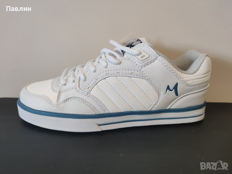 Бели кецове, снимка 1