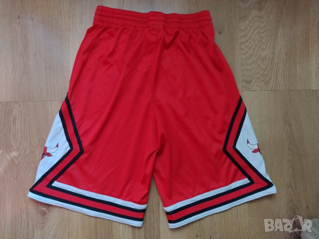 NBA / Chicago Bulls / Adidas - детски баскетболни шорти за 140см. , снимка 2 - Детски къси панталони - 42671422