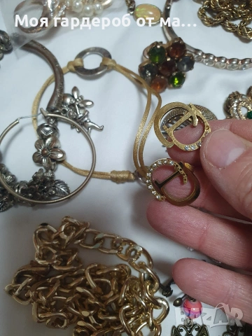 Лот бижута винтидж.Лондон, снимка 7 - Бижутерийни комплекти - 53737364