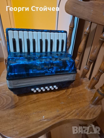 Продавам детски акордеон