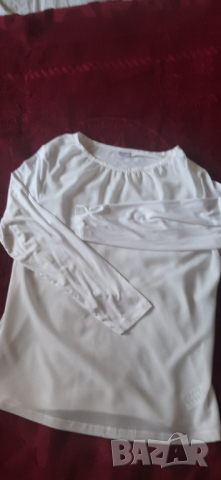 Бяла блуза