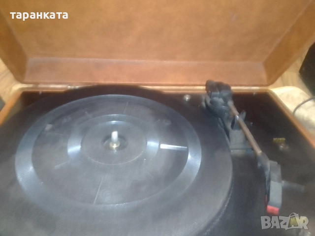 работещ грамофон в куфар със вградени говорители и усилвател , снимка 5 - Грамофони - 51887994