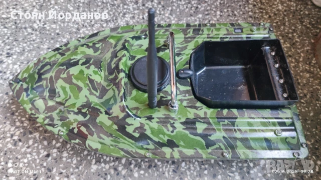 Лодка за захранка и разпъване на въдици. , снимка 3 - Такъми - 50529466