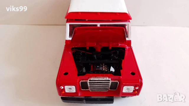 Bburago Land Rover Seria II - Мащаб 1:25, снимка 7 - Колекции - 51341551