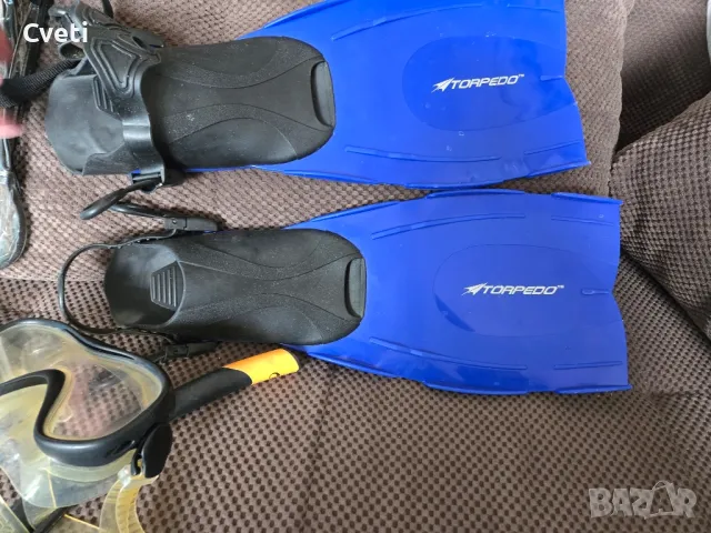 Комплект плавници, шнорхел и маска, снимка 2 - Водни спортове - 48498852