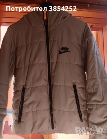 Дамско оригинално яке Nike 