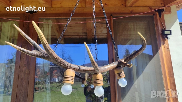 Ръчно изработен полилей от еленови рога с ръчно изработени дървени чашки , снимка 4 - Полилеи - 53812706